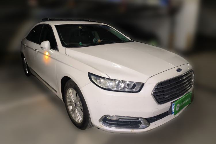 Used Ford Taurus 2015 EcoBoost 245 Fashion Edition Front Right 45 Deg