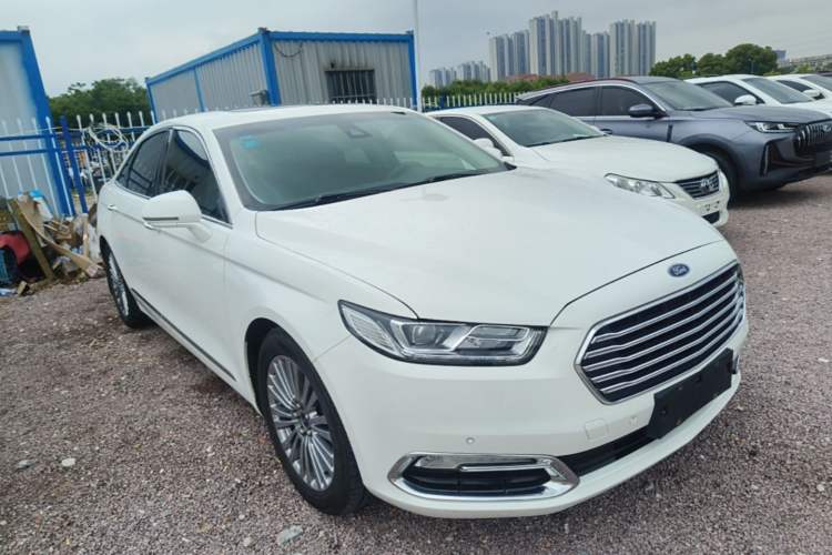 Used Ford Taurus 2015 EcoBoost 245 Luxury Model Front Right 45 Deg