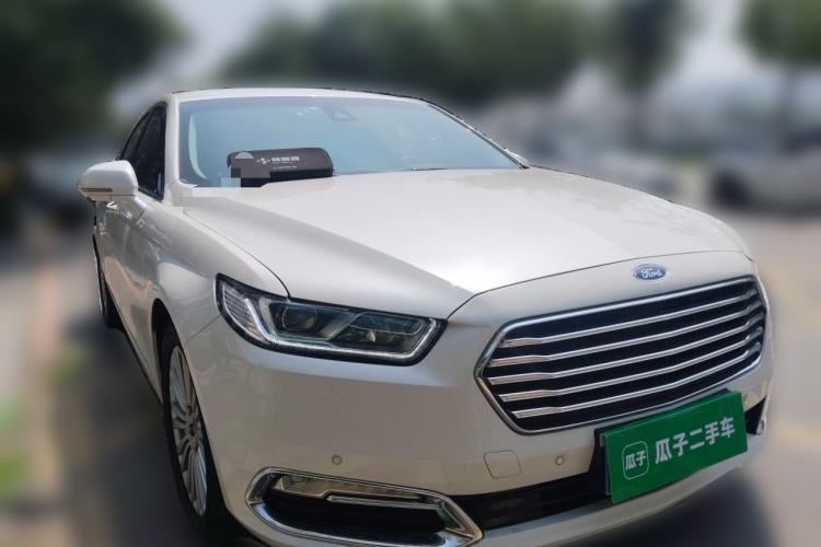 Used Ford Taurus 2015 EcoBoost 245 Luxury Model Front Right 45 Deg