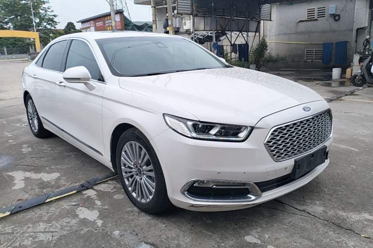 Used Ford Taurus 2015 EcoBoost 245 Luxury Model Front Right 45 Deg