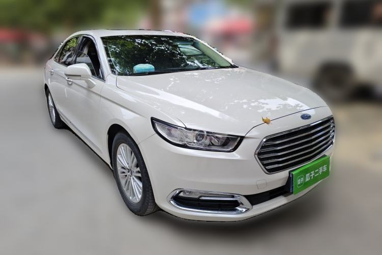 Used Ford Taurus 2015 EcoBoost 245 Fashion Edition Front Right 45 Deg