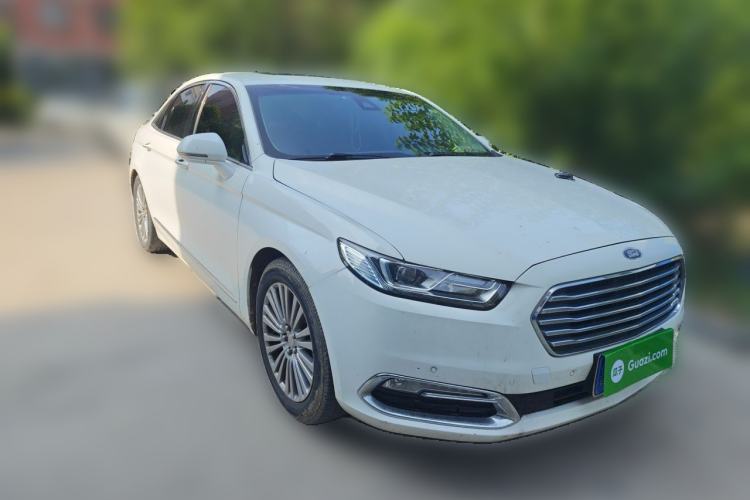 Used Ford Taurus 2015 EcoBoost 245 Luxury Model Front Right 45 Deg