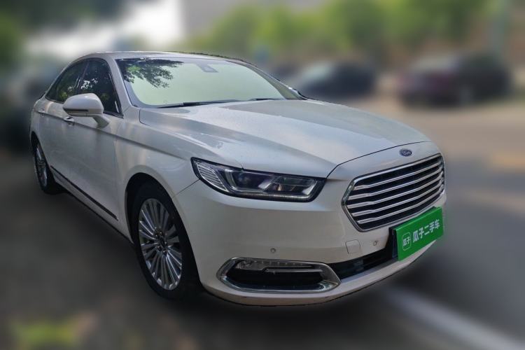 Used Ford Taurus 2015 EcoBoost 245 Luxury Model Front Right 45 Deg