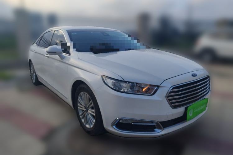Used Ford Taurus 2015 EcoBoost 245 Fashion Edition Front Right 45 Deg