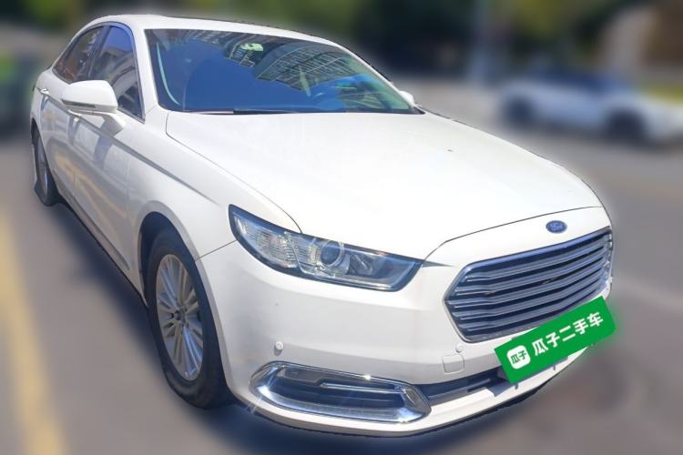 Used Ford Taurus 2015 EcoBoost 245 Fashion Edition Front Right 45 Deg