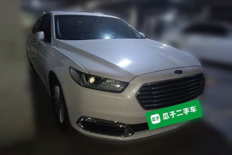 Used Ford Taurus 2015 EcoBoost 245 Fashion Edition Front Right 45 Deg