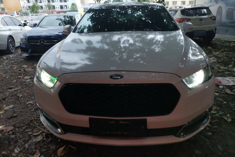Used Ford Taurus 2015 EcoBoost 245 Fashion Edition Front
