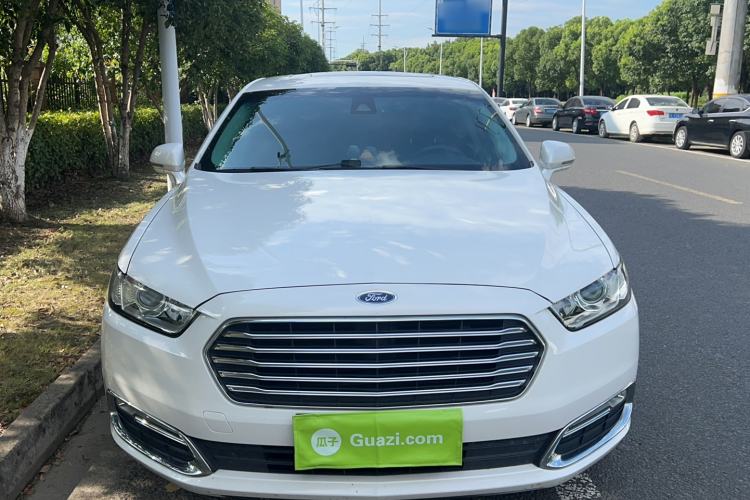 Used Ford Taurus 2015 EcoBoost 245 Fashion Edition Front