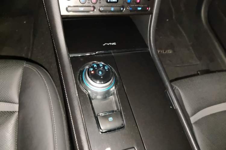 Used Ford Taurus 2015 EcoBoost 245 Luxury Model Gear Lever