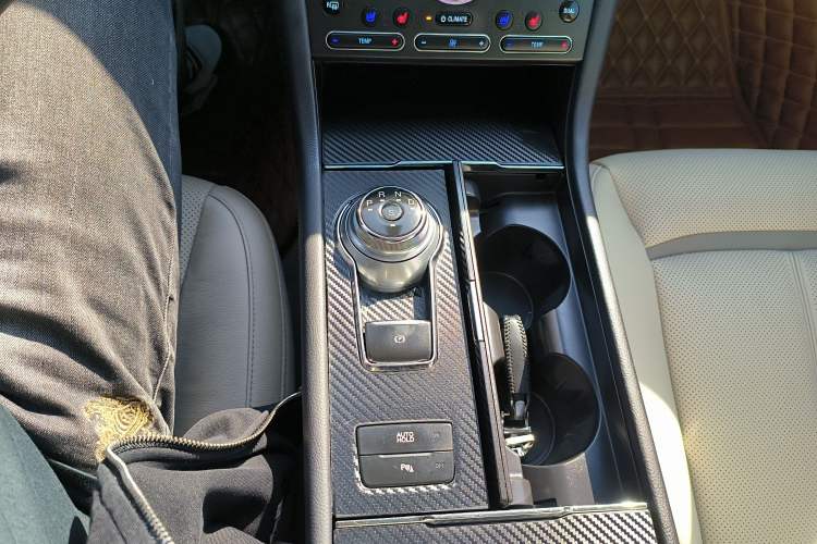 Used Ford Taurus 2015 EcoBoost 245 Luxury Model Gear Lever