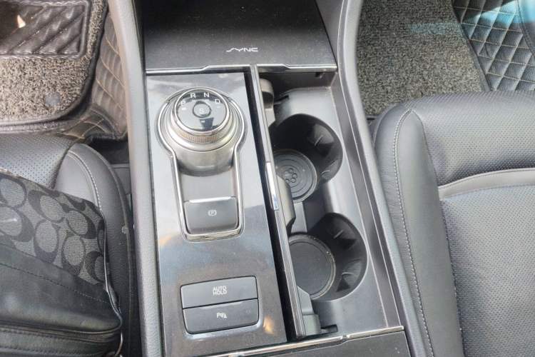 Used Ford Taurus 2015 EcoBoost 245 Luxury Model Gear Lever