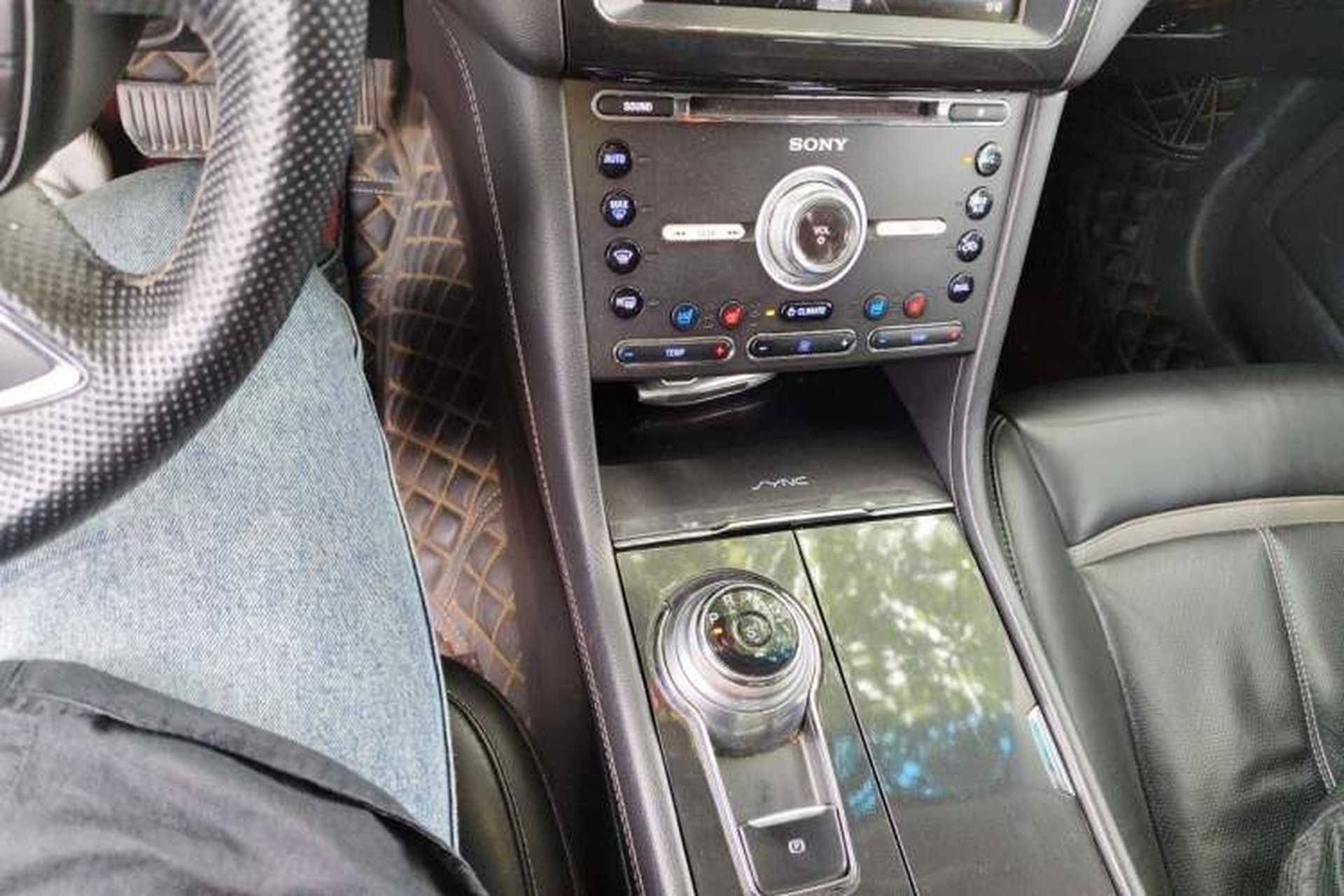 Used Ford Taurus 2015 EcoBoost 325 V6 Flagship Model Gear Lever