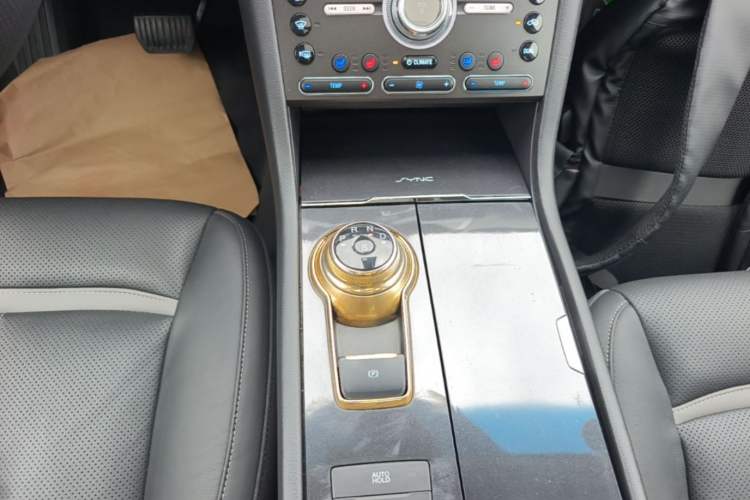 Used Ford Taurus 2015 EcoBoost 245 Luxury Model Gear Lever