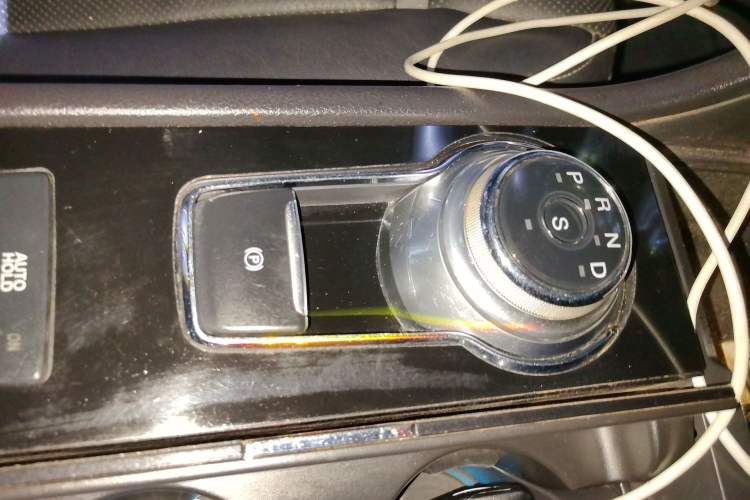 Used Ford Taurus 2015 EcoBoost 245 Ultimate Model Gear Lever