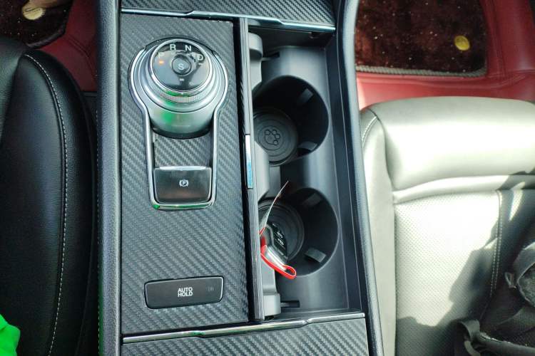 Used Ford Taurus 2015 EcoBoost 245 Fashion Edition Gear Lever