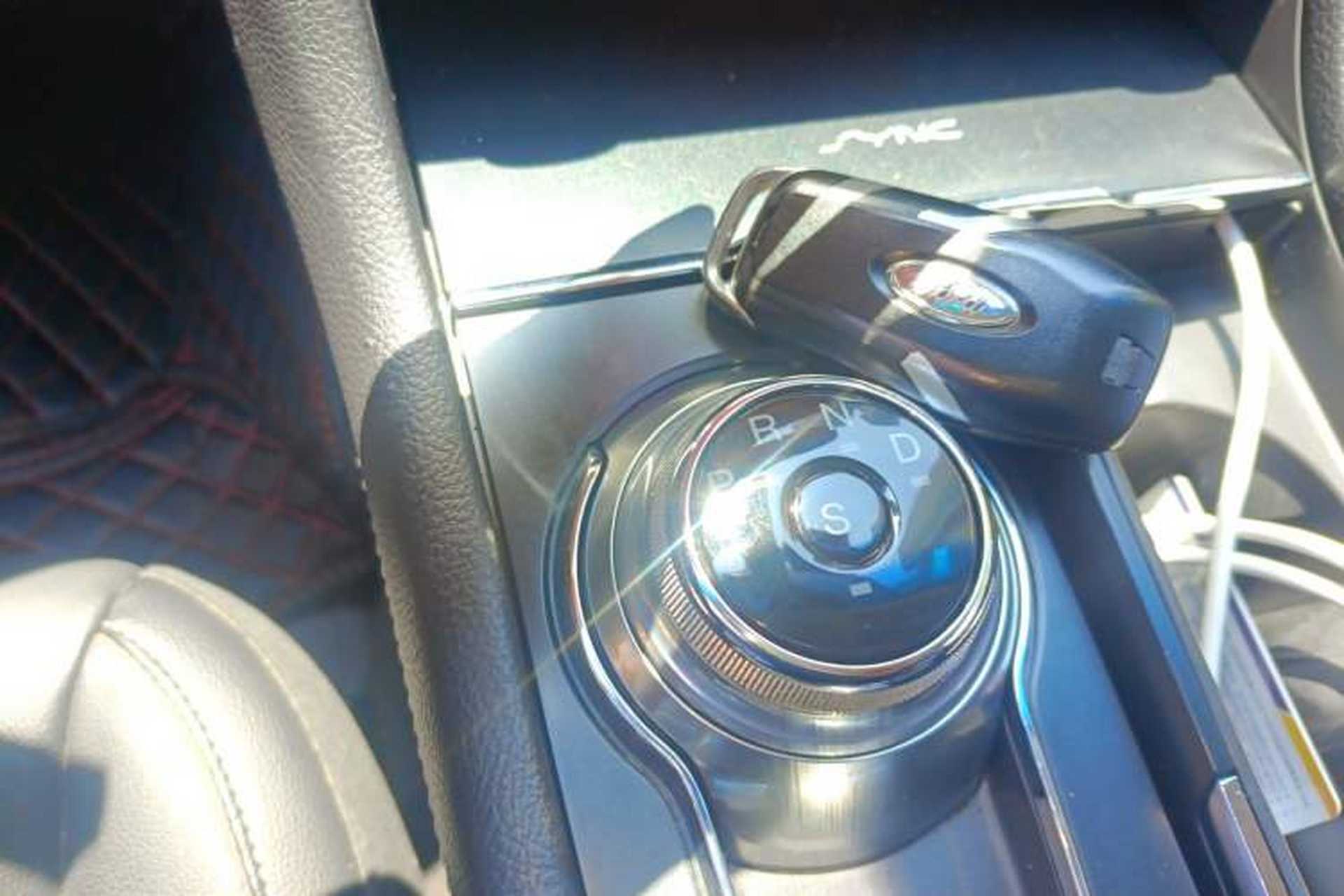 Used Ford Taurus 2015 EcoBoost 245 Fashion Edition Gear Lever