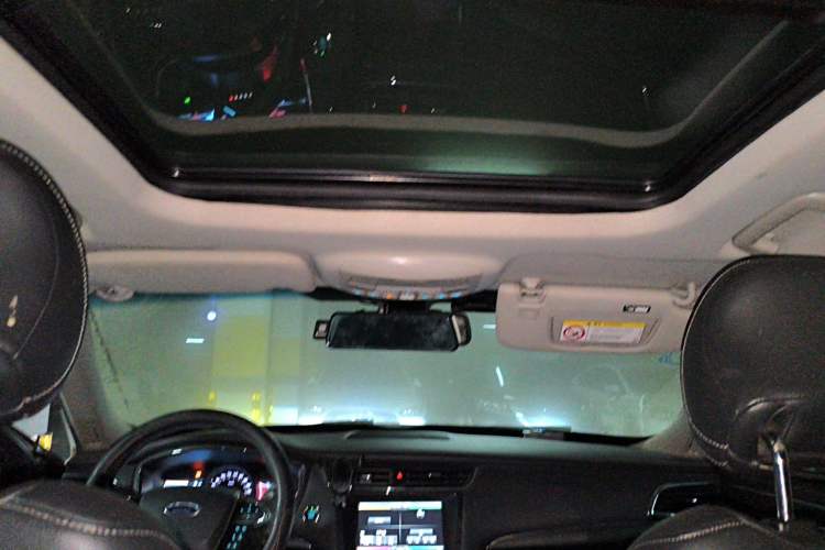 Used Ford Taurus 2015 EcoBoost 245 Luxury Model Headliner