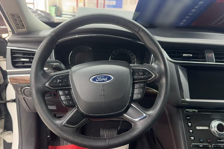 Used Ford Taurus 2015 EcoBoost 245 Ultimate Model Interior 3
