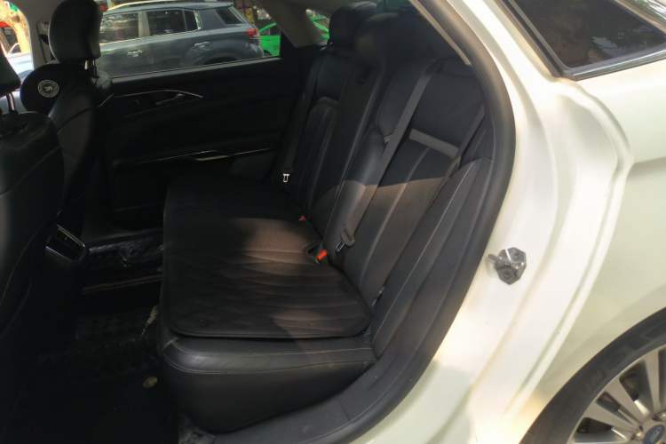 Used Ford Taurus 2015 EcoBoost 245 Luxury Model Interior 4