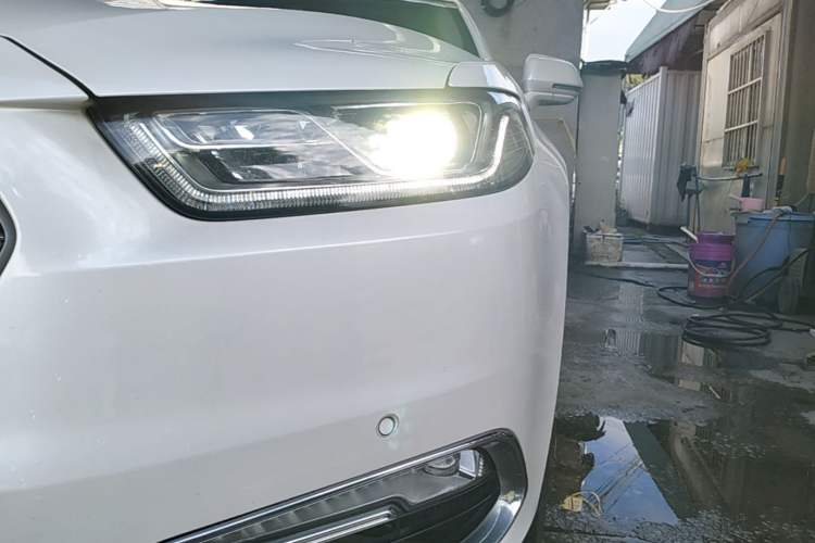 Used Ford Taurus 2015 EcoBoost 325 V6 Flagship Model Left Front Headlight