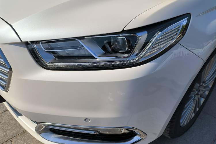 Used Ford Taurus 2015 EcoBoost 245 Luxury Model Left Front Headlight