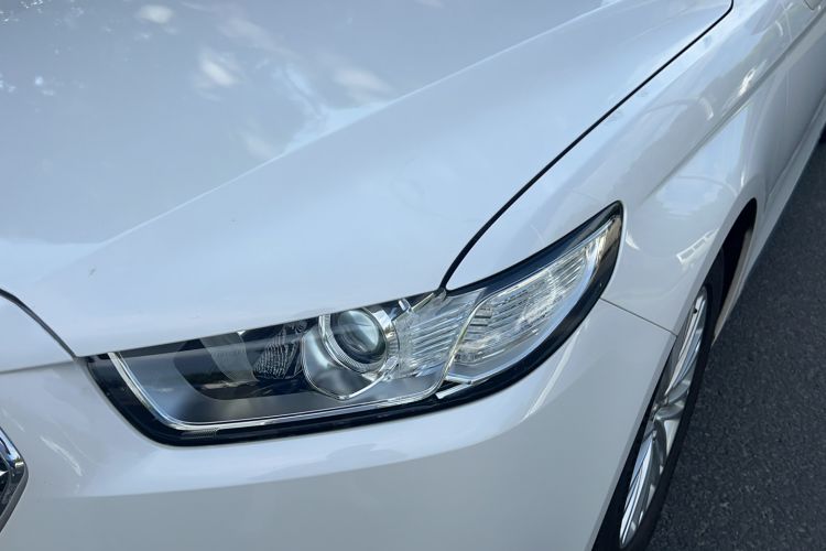 Used Ford Taurus 2015 EcoBoost 245 Fashion Edition Left Front Headlight