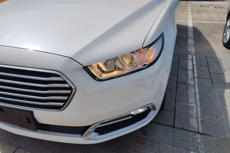 Used Ford Taurus 2015 EcoBoost 245 Fashion Edition Left Front Headlight
