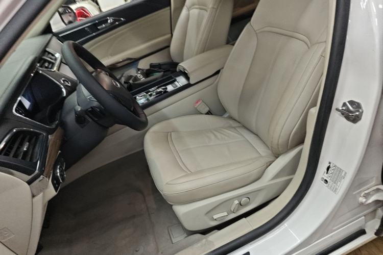 Used Ford Taurus 2015 EcoBoost 245 Fashion Edition Left Front Seat