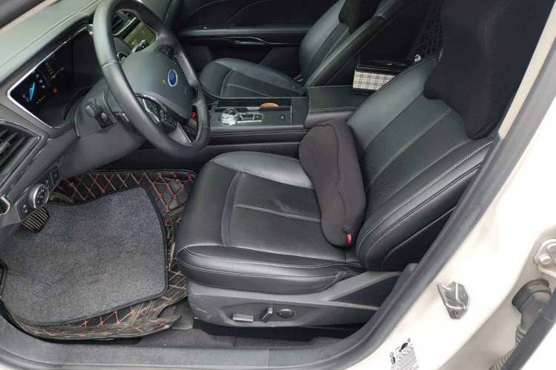 Used Ford Taurus 2015 EcoBoost 245 Fashion Edition Left Front Seat