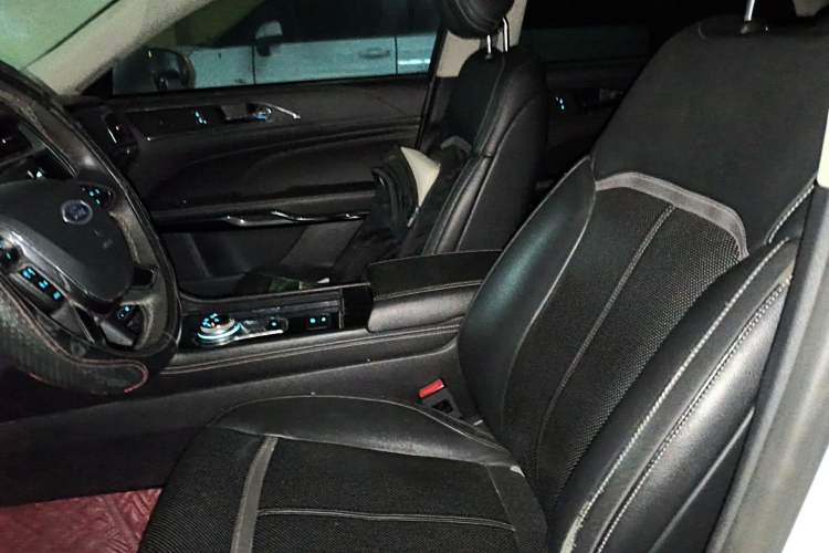 Used Ford Taurus 2015 EcoBoost 245 Luxury Model Left Front Seat