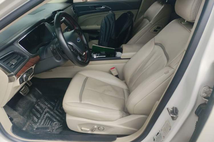 Used Ford Taurus 2015 EcoBoost 325 V6 Flagship Model Left Front Seat