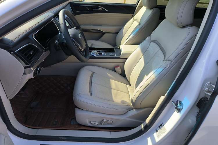 Used Ford Taurus 2015 EcoBoost 245 Luxury Model Left Front Seat