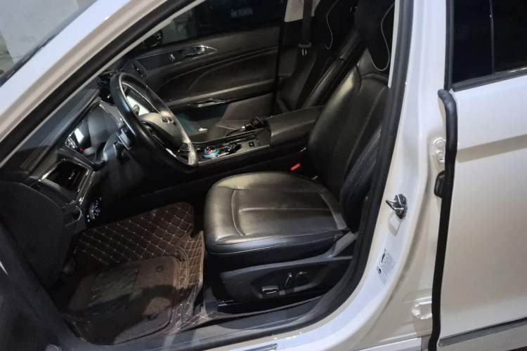 Used Ford Taurus 2015 EcoBoost 245 Fashion Edition Left Front Seat