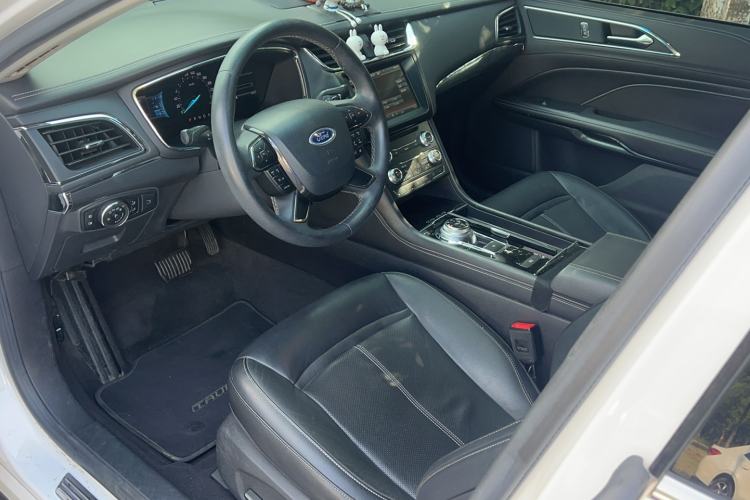Used Ford Taurus 2015 EcoBoost 245 Fashion Edition Left Front Seat