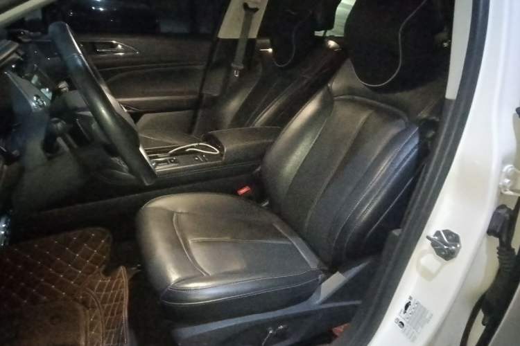Used Ford Taurus 2015 EcoBoost 245 Fashion Edition Left Front Seat