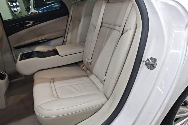 Used Ford Taurus 2015 EcoBoost 245 Fashion Edition Left Rear Seat