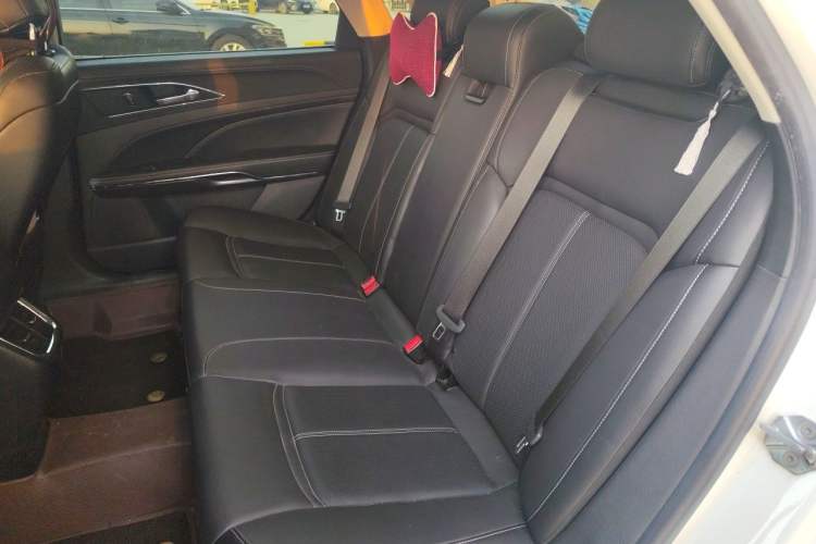 Used Ford Taurus 2015 EcoBoost 245 Fashion Edition Left Rear Seat