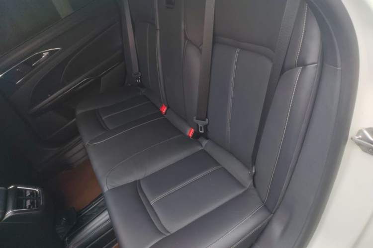 Used Ford Taurus 2015 EcoBoost 245 Fashion Edition Left Rear Seat