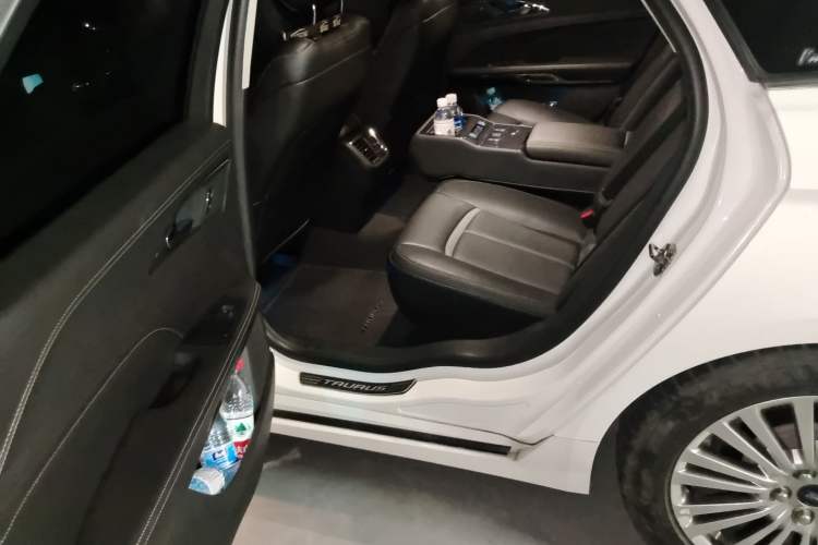Used Ford Taurus 2015 EcoBoost 245 Luxury Model Left Rear Seat