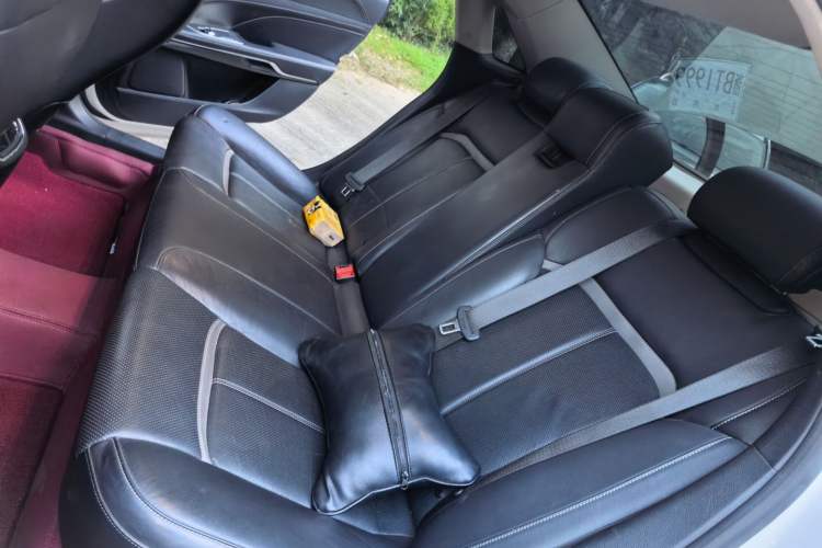 Used Ford Taurus 2015 EcoBoost 245 Luxury Model Left Rear Seat
