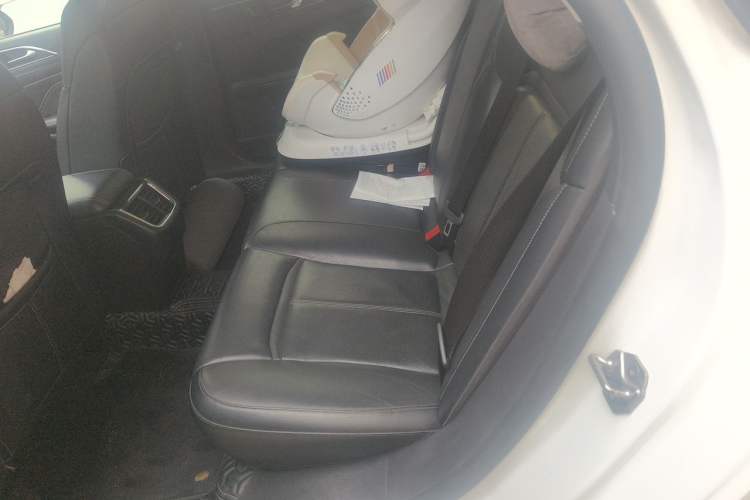 Used Ford Taurus 2015 EcoBoost 245 Fashion Edition Left Rear Seat