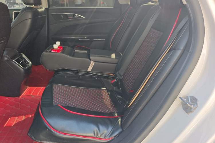 Used Ford Taurus 2015 EcoBoost 245 Fashion Edition Left Rear Seat