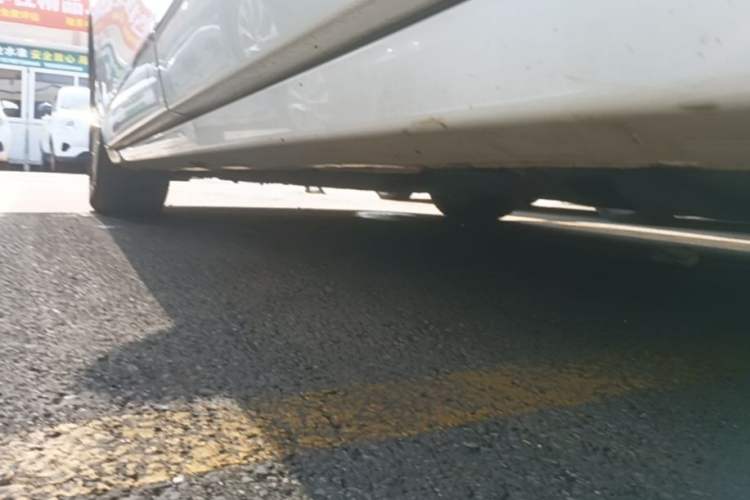 Used Ford Taurus 2015 EcoBoost 245 Fashion Edition Left Side Sill