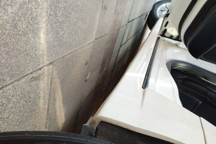 Used Ford Taurus 2015 EcoBoost 245 Fashion Edition Left Side Sill