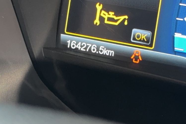 Used Ford Taurus 2015 EcoBoost 245 Fashion Edition Odometer Close Up