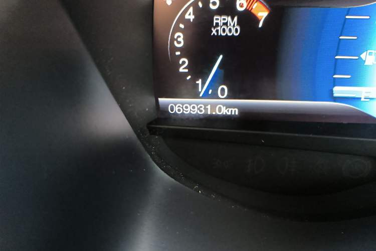 Used Ford Taurus 2015 EcoBoost 245 Luxury Model Odometer Close Up