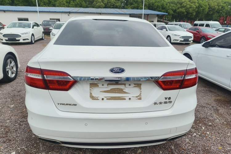 Used Ford Taurus 2015 EcoBoost 245 Luxury Model Rear