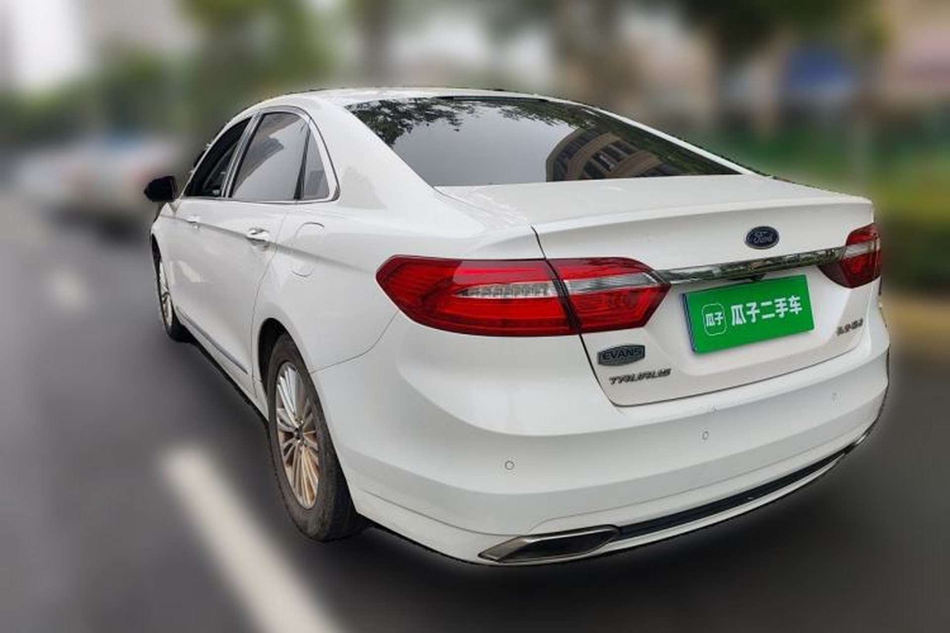 Used Ford Taurus 2015 EcoBoost 245 Fashion Edition Rear Left 45 Deg