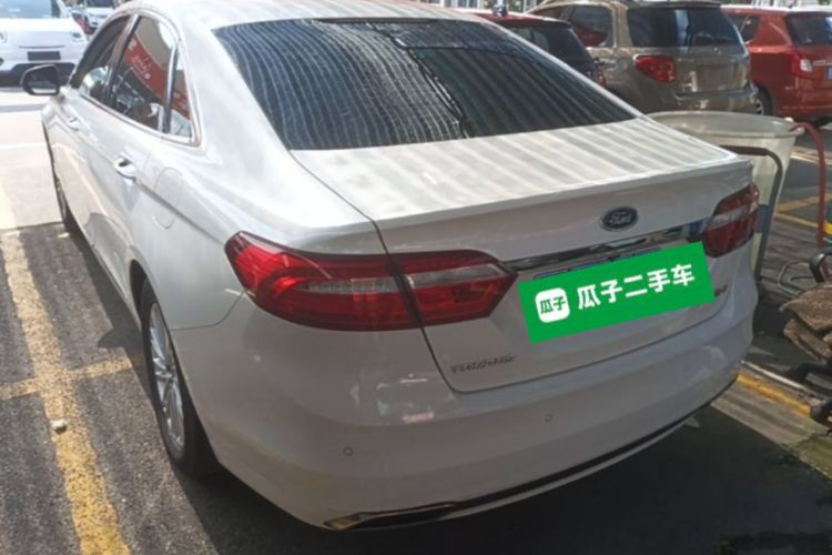 Used Ford Taurus 2015 EcoBoost 245 Fashion Edition Rear Left 45 Deg