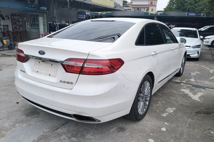Used Ford Taurus 2015 EcoBoost 245 Luxury Model Rear Right 45 Deg